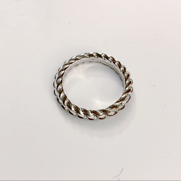 Jewelry - Silver ring band twist braid detailing